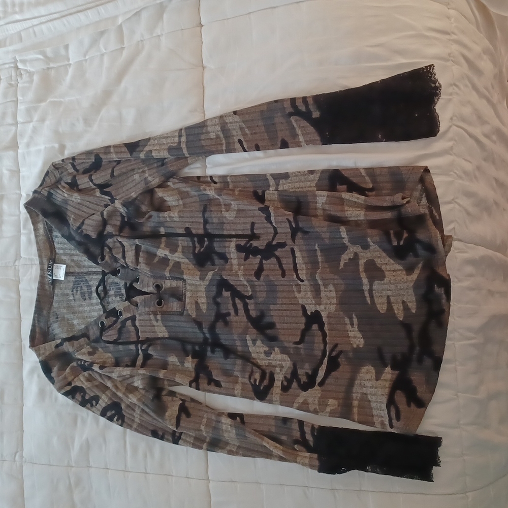 Women's Long Sleeve Shirt/Top  Venus Size M Brand New Never worn